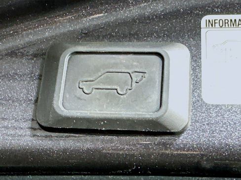 Used 2018 Toyota RAV4 XLE FWD image 29