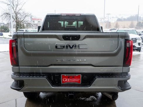 Used 2025 GMC Sierra 2500 Denali Ultimate AWD/4WD image 6