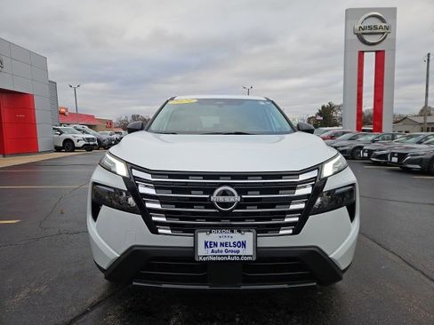 Used 2024 Nissan Rogue S image 12