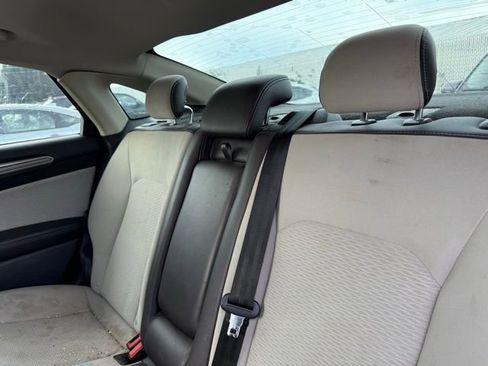 Used 2019 Ford Fusion SE w/ Equipment Group 151A FWD image 6