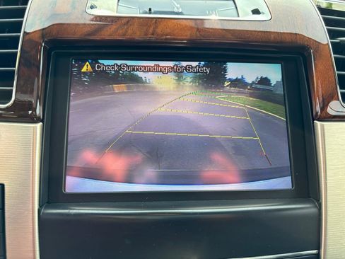 Used 2014 Cadillac Escalade Platinum AWD/4WD image 24