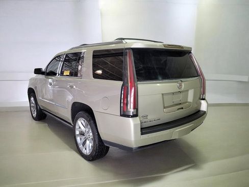 Used 2015 Cadillac Escalade Premium image 21