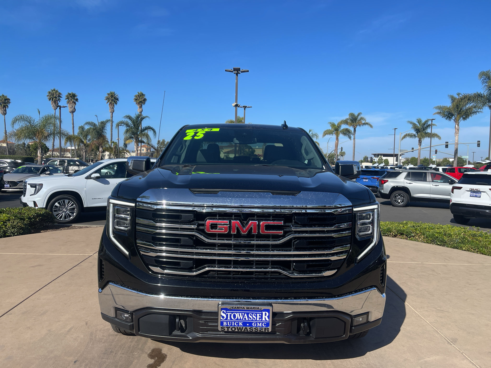 Used 2025 GMC Sierra 1500 SLT AWD/4WD image 2