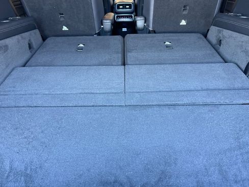 New 2026 Mercedes-Benz GLS 580 4MATIC image 15