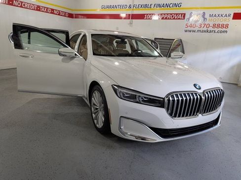 Used 2020 BMW 740i w/ Cold Weather Package image 9