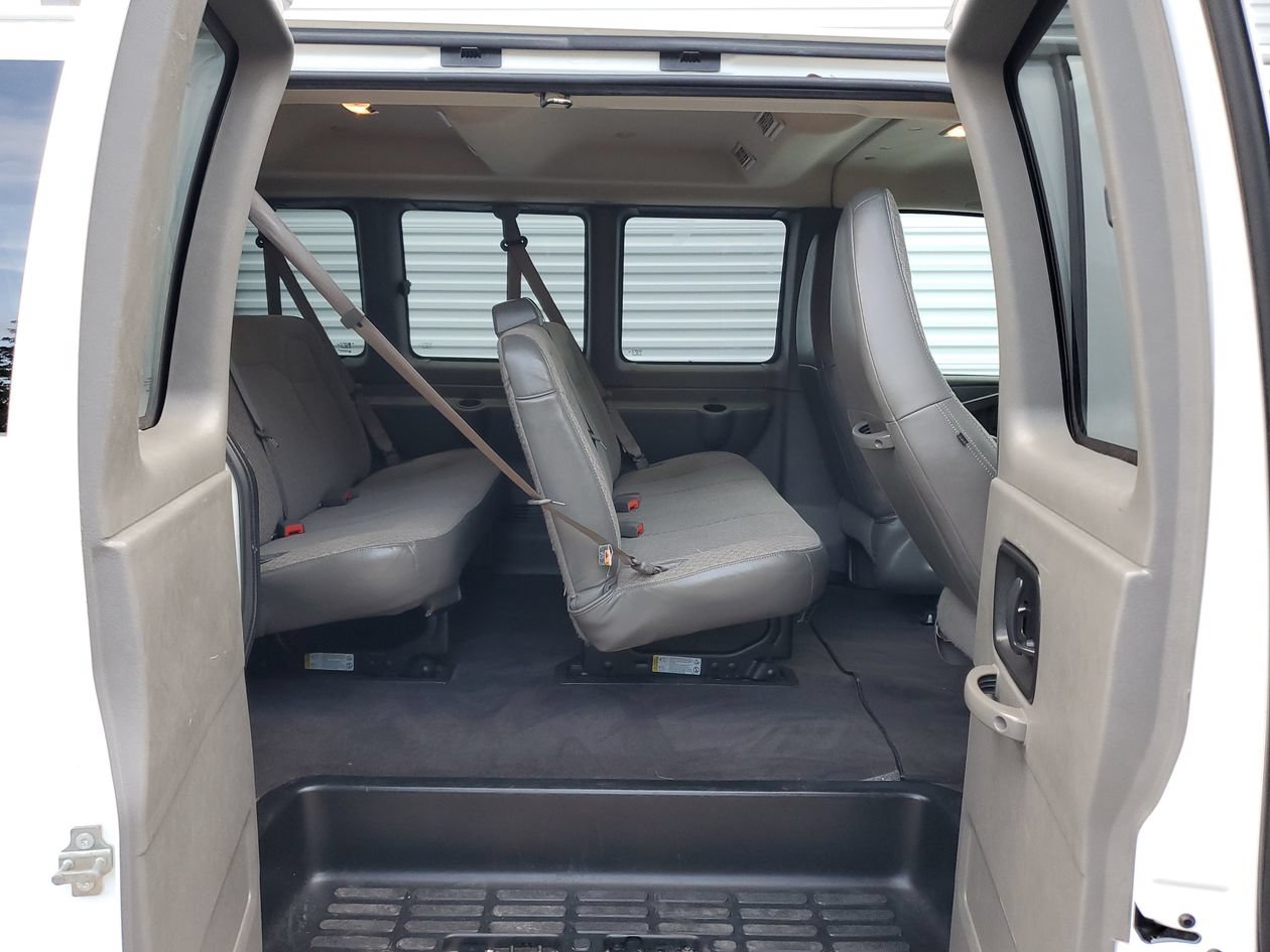 Used 2025 Chevrolet Express 3500 LT w/ LT Preferred Equipment Group RWD image 9