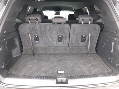 Used 2025 GMC Acadia Elevation image 9