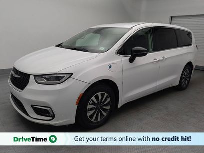 Used 2024 Chrysler Pacifica Limited