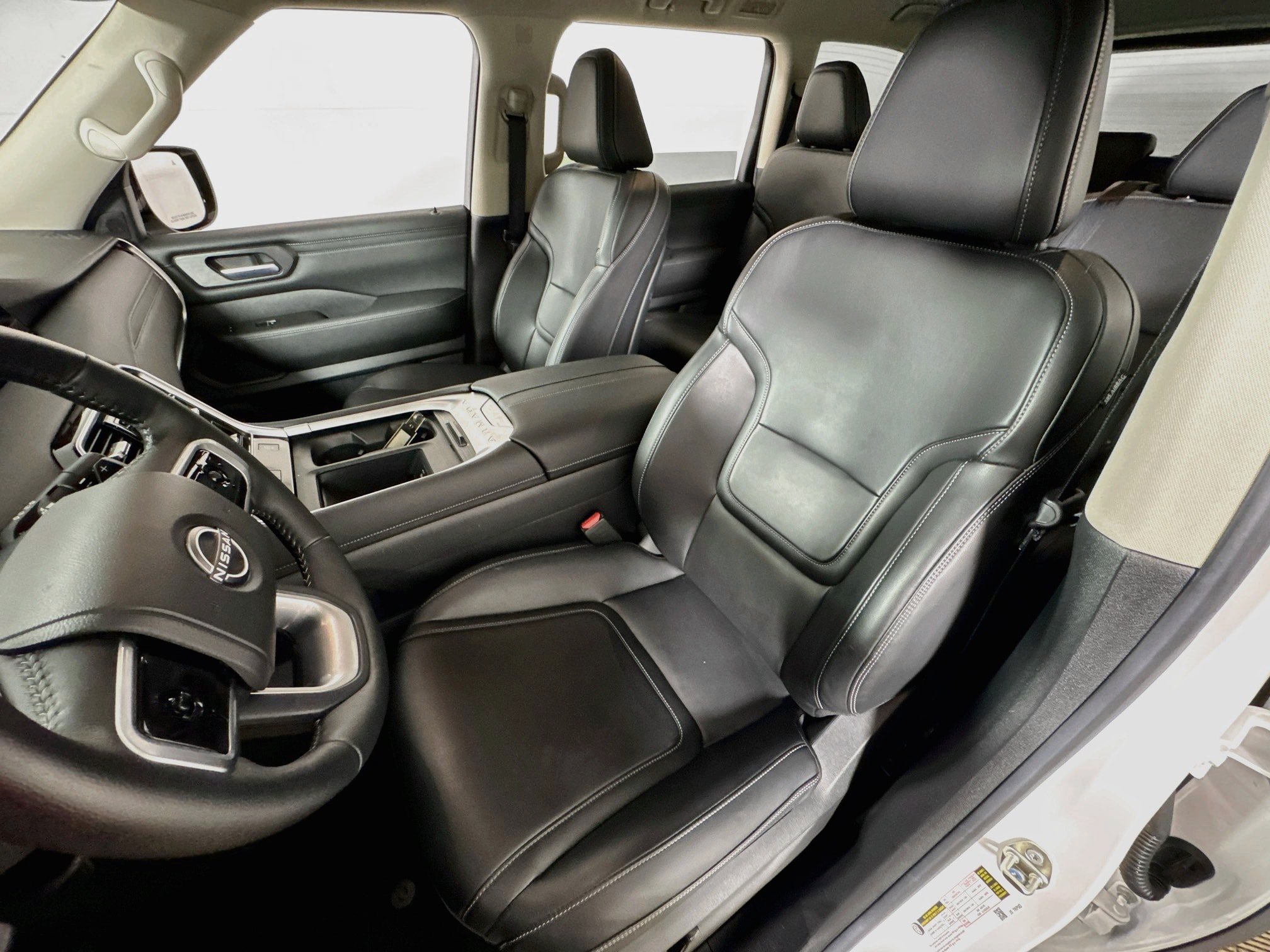 Used 2025 Nissan Armada SV AWD/4WD image 12