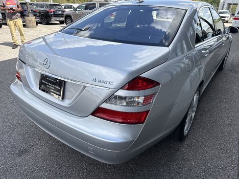Used 2009 Mercedes-Benz S 550 4MATIC image 4