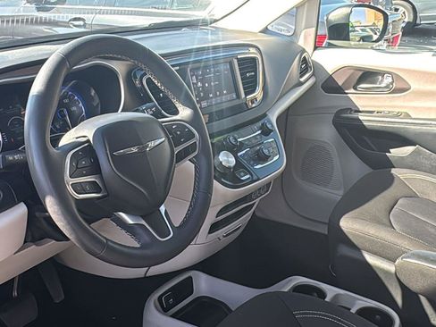 Used 2023 Chrysler Voyager LX FWD image 19
