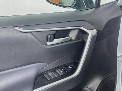 Used 2025 Toyota RAV4 XLE FWD image 17