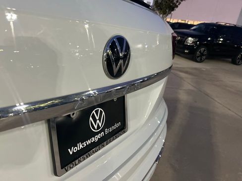 Used 2021 Volkswagen Atlas Cross Sport SE w/ Panoramic Sunroof Package image 27