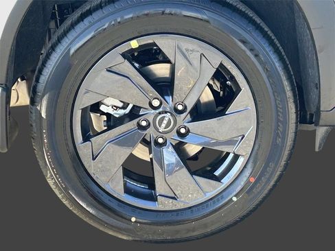 New 2026 Nissan Rogue SV FWD image 8
