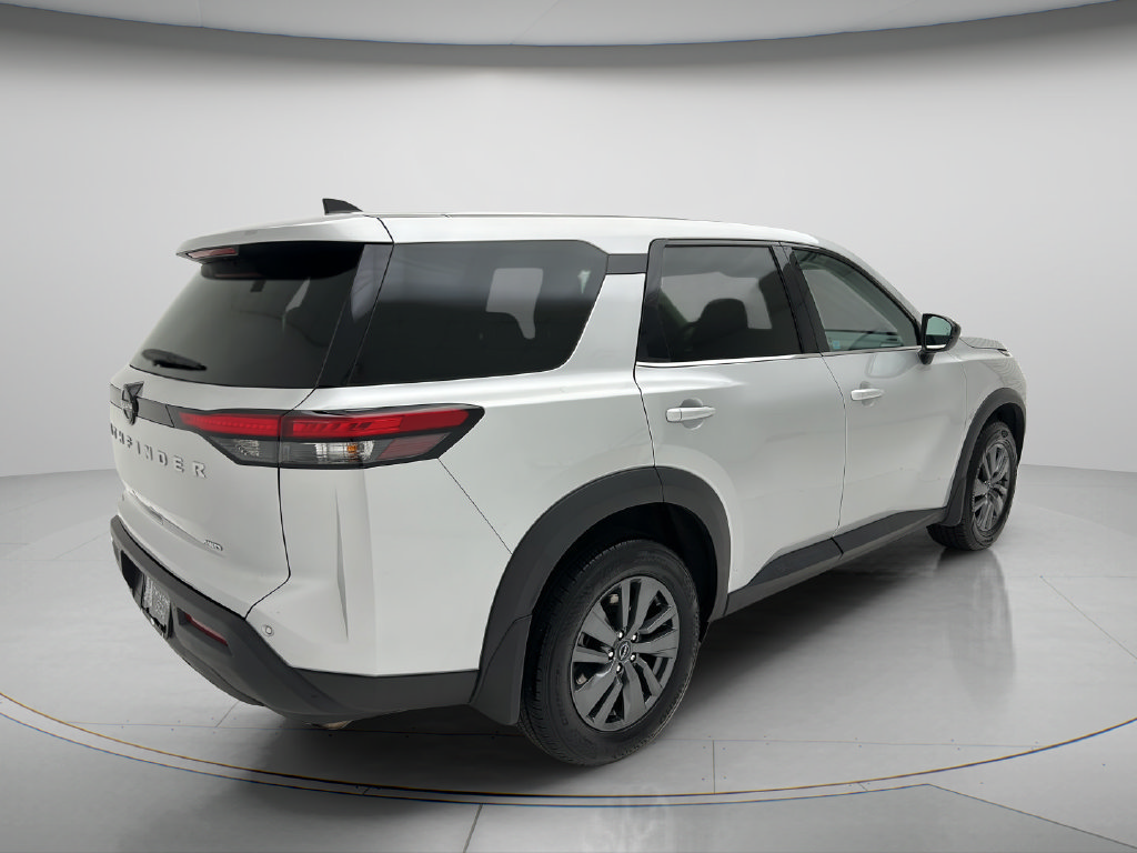 Used 2024 Nissan Pathfinder S AWD/4WD image 5