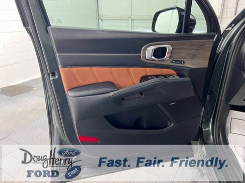 Used 2023 Kia Sorento SX Prestige image 24