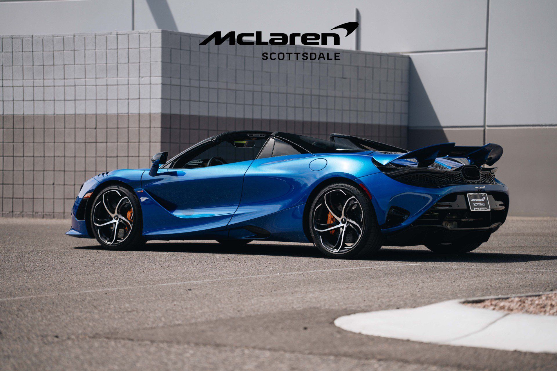 Used 2024 McLaren 750S Spider RWD image 6