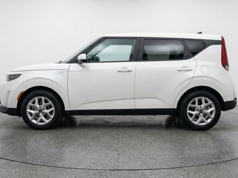 Used 2025 Kia Soul LX w/ LX Technology Package FWD image 5