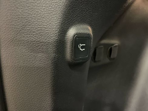 Used 2022 Jeep Cherokee Latitude Lux w/ Sun & Sound Group FWD image 26