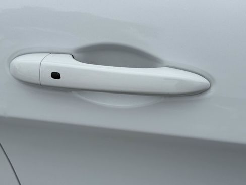 Used 2018 Jeep Cherokee Trailhawk image 26