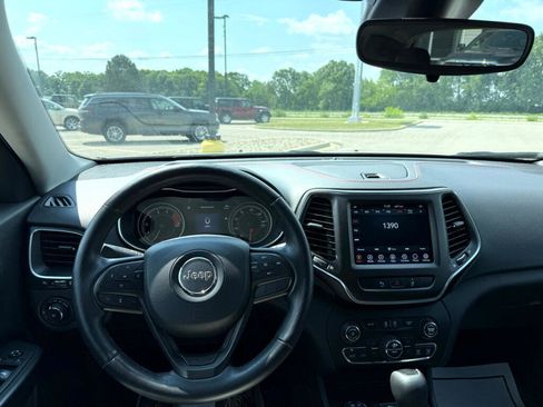 Used 2021 Jeep Cherokee Trailhawk image 16