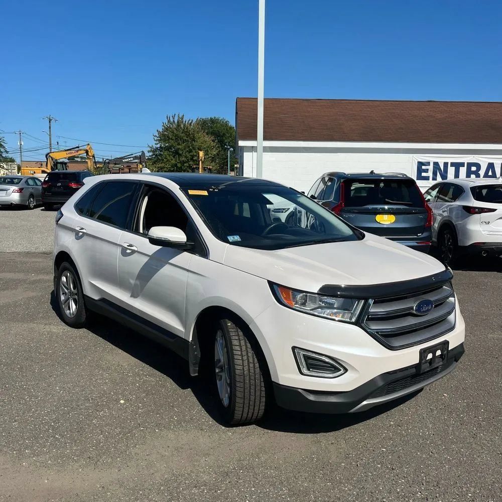 Used 2018 Ford Edge Titanium w/ Equipment Group 301A AWD/4WD image 8