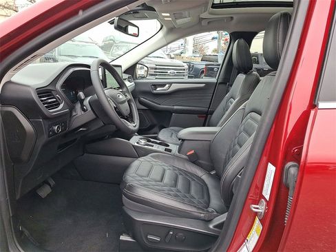 Used 2023 Ford Escape Platinum w/ Premium Technology Package image 11