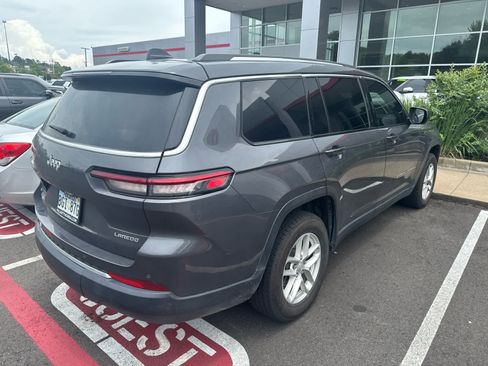 Used 2022 Jeep Grand Cherokee L Laredo w/ Luxury Tech Group I AWD/4WD image 4