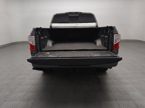 Used 2019 Nissan Titan SV w/ SV Convenience Package RWD image 29