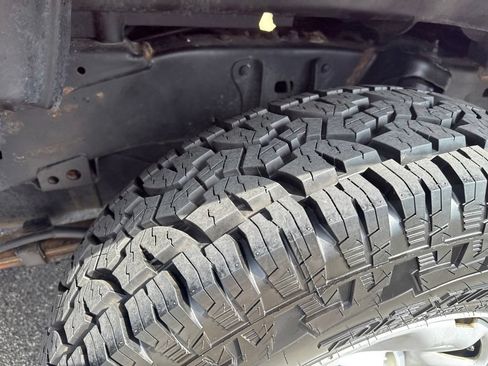 Used 2018 Toyota Tacoma SR w/ SR Convenience Package AWD/4WD image 46