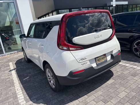 Used 2022 Kia Soul LX FWD image 15