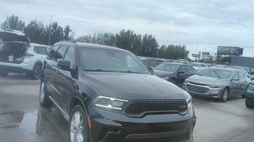 Used 2024 Dodge Durango GT RWD image 12