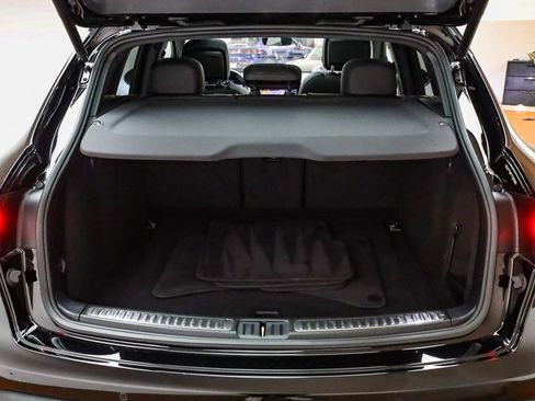 Certified 2025 Porsche Macan Turbo image 31