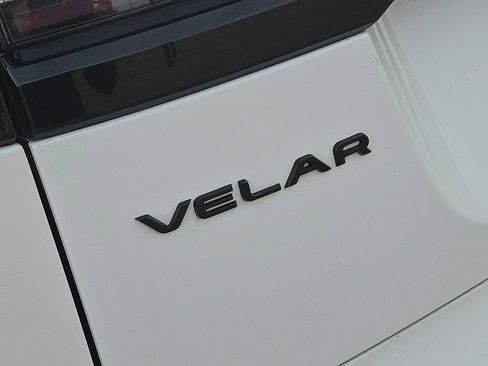 Used 2025 Land Rover Range Rover Velar Dynamic SE image 14