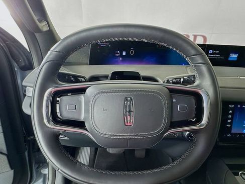 New 2025 Lincoln Navigator Reserve w/ Jet Appearance Package AWD/4WD image 11