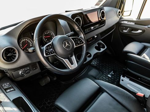 Used 2023 Mercedes-Benz Sprinter 2500 image 9