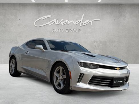 Used 2016 Chevrolet Camaro LT RWD image 2