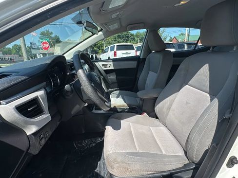 Used 2015 Toyota Corolla LE FWD image 12