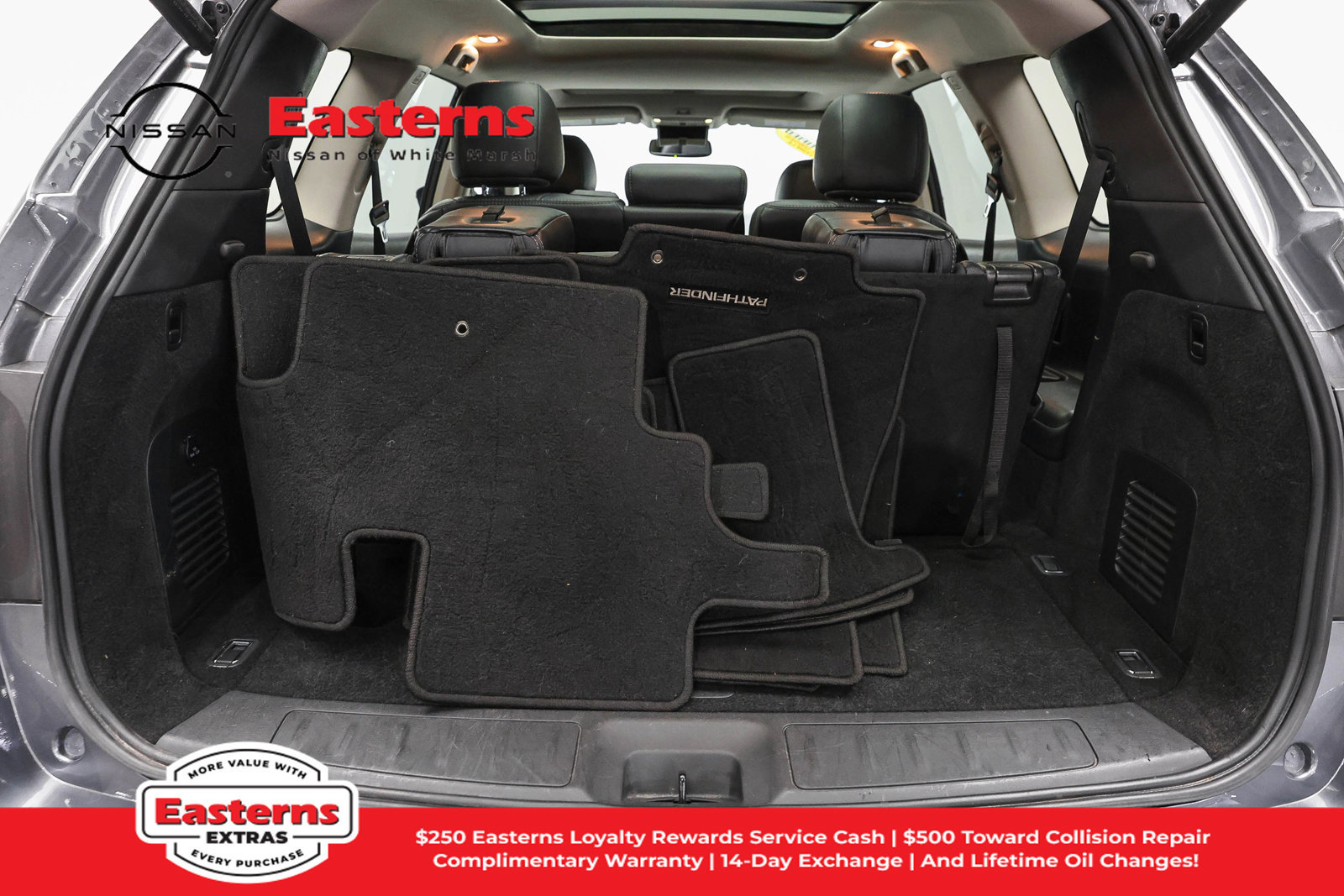 Used 2020 Nissan Pathfinder Platinum AWD/4WD image 9