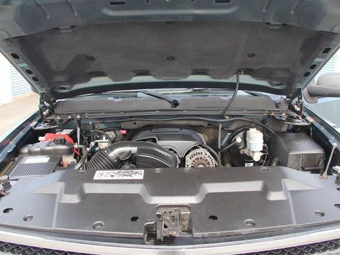 Used 2009 Chevrolet Silverado 1500 LT w/ Power Pack Plus AWD/4WD image 10