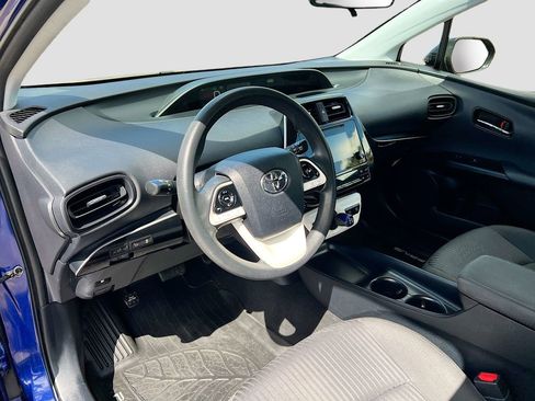 Used 2018 Toyota Prius Two w/ Prius Two Safety Plus Package FWD image 9
