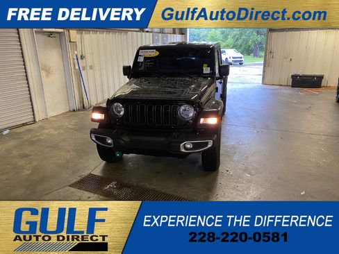 Used 2024 Jeep Gladiator Sport AWD/4WD image 2