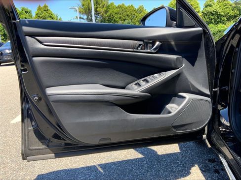 Used 2020 Honda Accord EX image 25