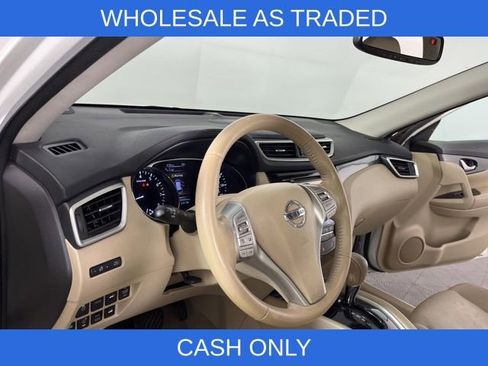Used 2015 Nissan Rogue SL w/ SL Premium Package image 16