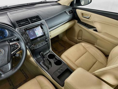 Used 2017 Toyota Camry XLE FWD image 22