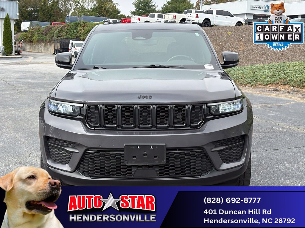 Used 2023 Jeep Grand Cherokee Altitude AWD/4WD image 7