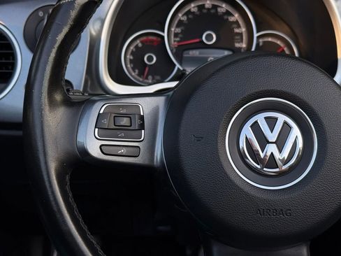 Used 2018 Volkswagen Beetle 2.0T Coast FWD image 29