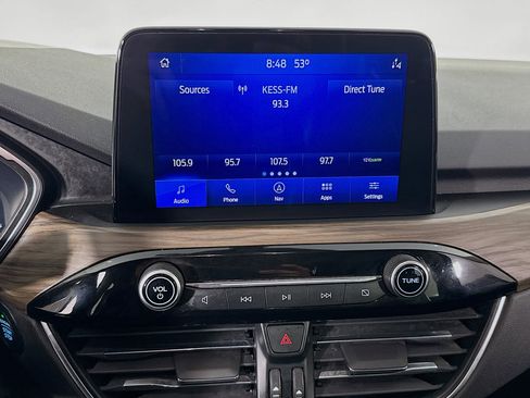 Used 2020 Ford Escape Titanium image 17