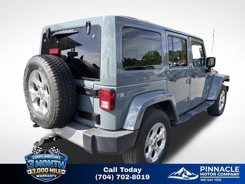 Used 2014 Jeep Wrangler Unlimited Sahara w/ Connectivity Group AWD/4WD image 4