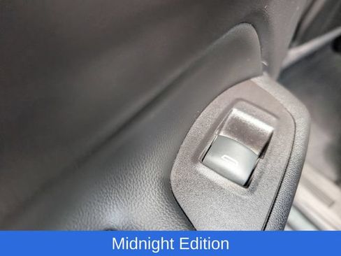Used 2020 Chevrolet Equinox LT w/ Midnight Edition FWD image 12